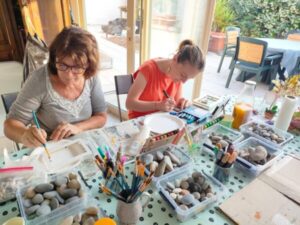 ateliers loisir créatif de peinture sur galets adultes 2