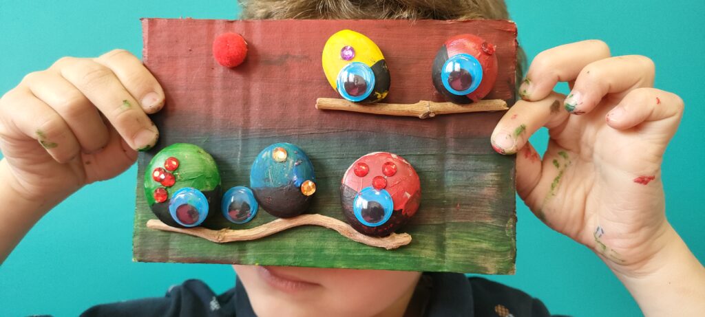 ateliers créatifs de peinture sur galets Marseille 9eme les galets de Marion