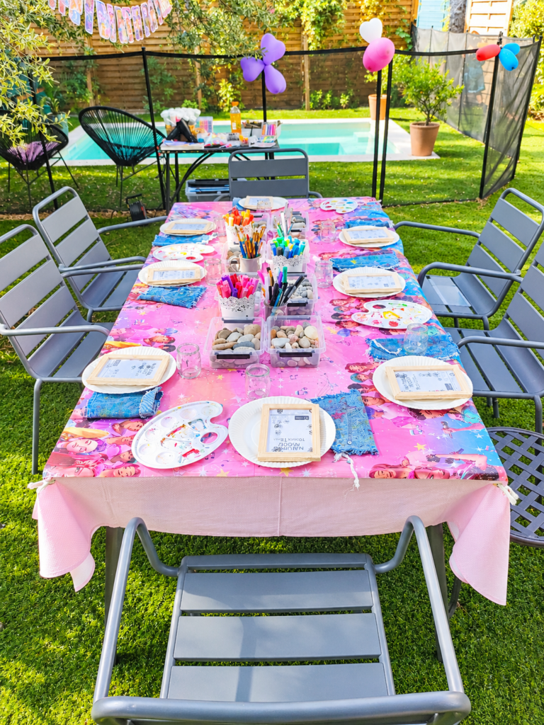 table anniversaire peinture sur galets trestation à domicile les galets de Marion